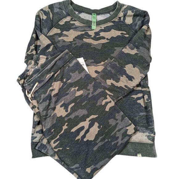 Honeydew Two Piece Loungewear Set in Half Pipe Camo Green Size Medium - Picture 1 of 13